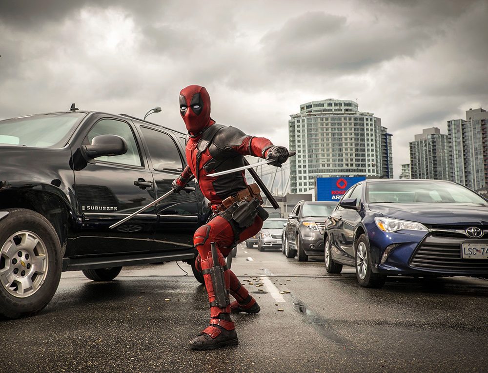 Deadpool Com Ryan Reynolds E Morena Baccarin Ganha Novas Fotos Cinema Em Cena